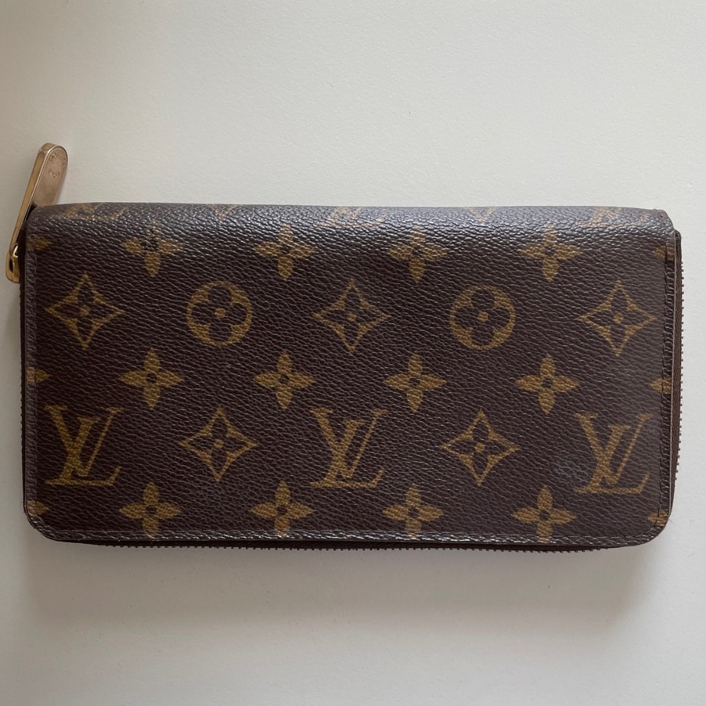 LOUIS VUITTON Brown Monogram Zippy Organizer Wallet